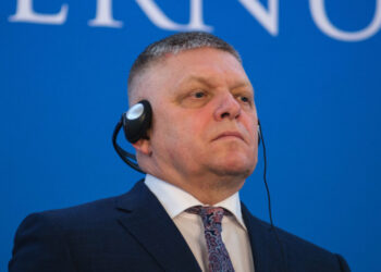 fico-a-rupt-tacerea-in-zorii-zilei-de-luni.-ce-mesaj-le-a-transmis-lui-magyar-si-orban