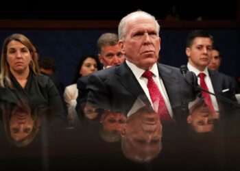 un-fost-sef-cia-spune-ca-trump-este-in-mod-clar-dezechilibrat-si-reprezinta-o-amenintare-globala-ce-trebuie-inlaturata-–-hotnews.ro