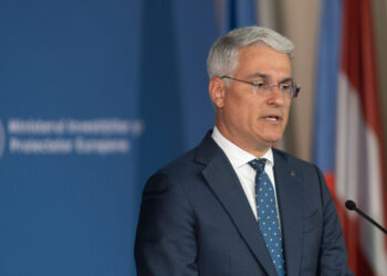 parchetul-european-incepe-investigatia-in-cazul-achizitiei-microbuzelor-electrice-scolare-prin-pnrr-la-sesizarea-ministrului-dragos-pislaru