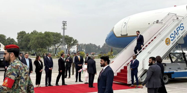 reuters:-sua-si-iranul-lasa-deschisa-usa-dialogului-dupa-negocierile-tensionate-de-la-islamabad