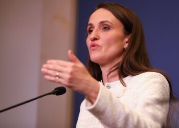 oana-toiu-a-invitat-o-in-romania-pe-viitoarea-ministra-de-externe-a-ungariei-detalii-din-discutia-de-luni-seara-–-hotnews.ro