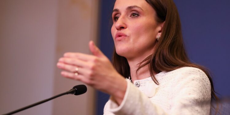 oana-toiu-a-invitat-o-in-romania-pe-viitoarea-ministra-de-externe-a-ungariei-detalii-din-discutia-de-luni-seara-–-hotnews.ro