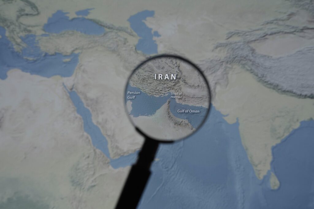 primele-brese-in-blocada-americana-din-ormuz-nave-sanctionate-au-ignorat-interdictiile-sua-–-hotnews.ro