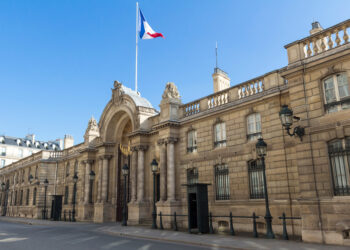 palatul-elysee,-vizat-de-anchetatori-intr-un-dosar-de-coruptie-privind-ceremonii-oficiale-accesul-le-a-fost-interzis-–-hotnews.ro