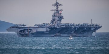 armata-sua,-dupa-prima-zi-de-blocada-in-ormuz:-sase-nave,-obligate-sa-se-intoarca-datele-de-monitorizare-sunt-putin-mai-nuantate-–-hotnews.ro