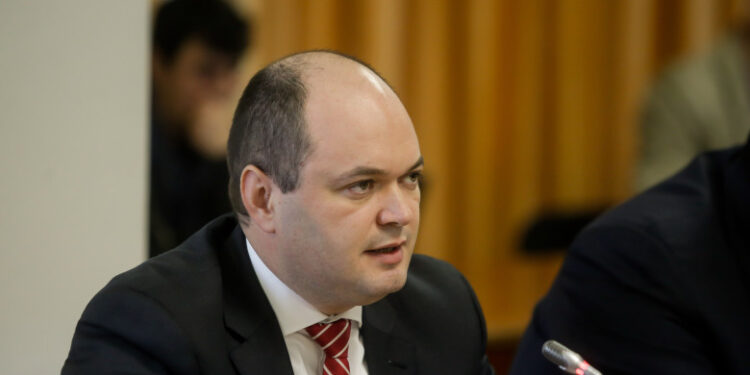 economistul-lui-bolojan-avertizeaza-ca-romania-intra-intr-o-zona-economica-complicata.era-bine-sa-nu-fim-dezarmati