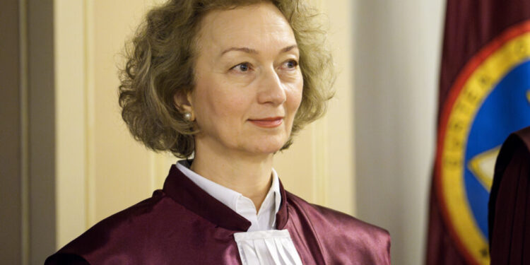 ccr-sub-presiune?-simina-tanasescu-explica-momentul-in-care-judecatorii-au-parasit-sala