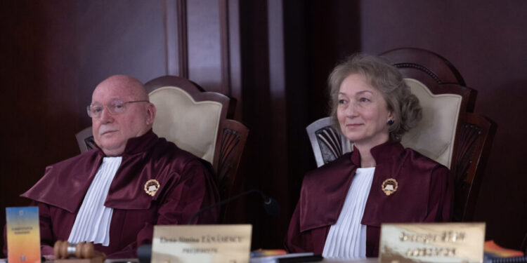 presedinta-ccr:-vulnerabilitatile-democratiei-vin-din-interior,-nu-din-exterior