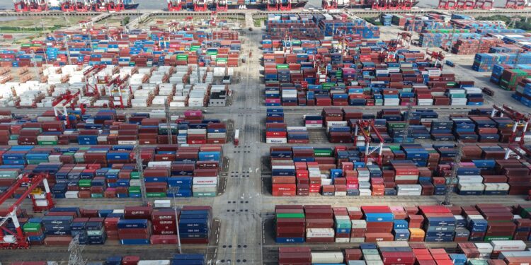 economia-chinei-a-crescut-vertiginos-in-primele-luni-ale-anului,-dar-a-iesit-la-iveala-o-vulnerabilitate-fundamentala:-toata-industria-este-sub-presiune-–-hotnews.ro