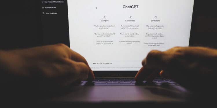 tot-ce-spui-poate-fi-folosit-impotriva-ta-marile-case-de-avocatura-din-sua-isi-avertizeaza-clientii-privind-folosirea-chatgpt-–-hotnews.ro