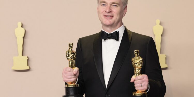 christopher-nolan-afirma-ca-noul-sau-film-spune-povestea-povestilor:-a-fost-un-cosmar-de-filmat-–-hotnews.ro