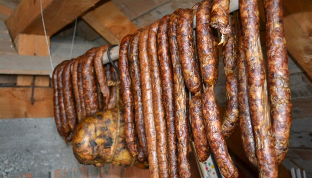 top-10-|-cei-mai-buni-carnati-din-lume.-pe-ce-loc-sunt-carnatii-de-plescoi,-singurii-reprezentati-ai-romaniei-in-acest-clasament