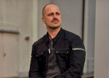 interviu-mutat-din-dragoste-acum-15-ani-in-germania,-un-actor-roman-vorbeste-despre-diferentele-celor-doua-tari-mi-e-foarte-dor-de-tara,-dar-sa-ma-intorc-e-un-pas-destul-de-mare-–-hotnews.ro