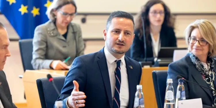 atacul-unui-europarlamentar-roman-la-adresa-clasei-politice:-cred-ca-romania-trebuie-schimbata-nu-doar-pe-alocuri,-ci-trebuie-ras-tot