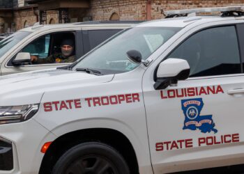 atac-in-louisiana:-opt-copii-au-fost-ucisi-de-un-barbat,-care-a-fost-impuscat-mortal-de-politisti-–-hotnews.ro