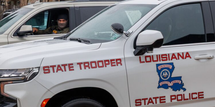 atac-in-louisiana:-opt-copii-au-fost-ucisi-de-un-barbat,-care-a-fost-impuscat-mortal-de-politisti-–-hotnews.ro