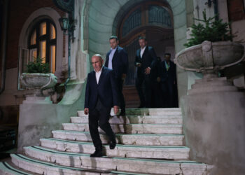 luni-de-instabilitate,-iar-romania-risca-sa-fie-aruncata-intr-o-criza-politica-decizia-psd,-prin-ochii-presei-internationale-–-hotnews.ro