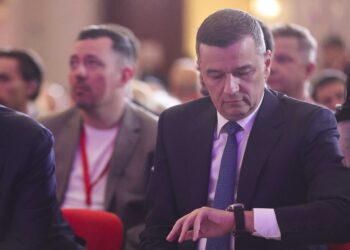 sorin-grindeanu:-motiunea-de-cenzura-nu-e-prima-varianta-pe-care-ne-am-dori-o-/-ce-spune-despre-un-premier-desemnat-de-psd-–-hotnews.ro