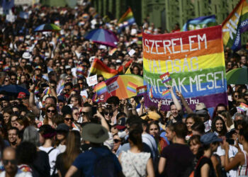 guvernul-lui-viktor-orban-a-incalcat-legea-atunci-cand-a-interzis-accesul-copiilor-la-informatii-despre-relatiile-gay-si-identitatea-de-gen-–-hotnews.ro