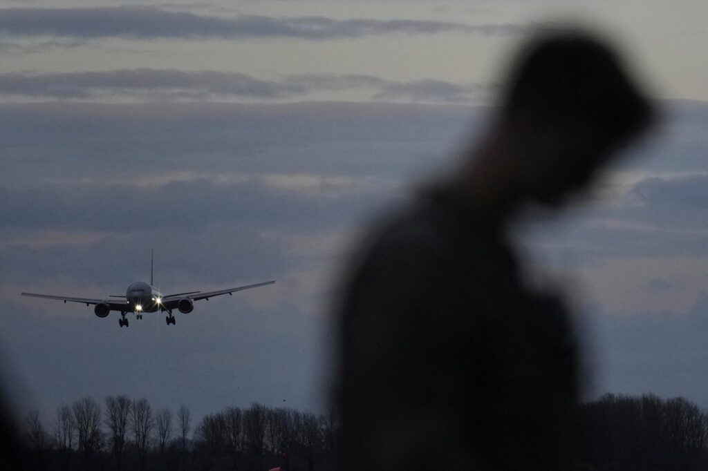 un-avion-cu-500-de-milioane-de-dolari,-blocat-la-sol-sua-au-taiat-accesul-irakului-la-cash-in-lupta-cu-militiile-pro-iran-–-hotnews.ro