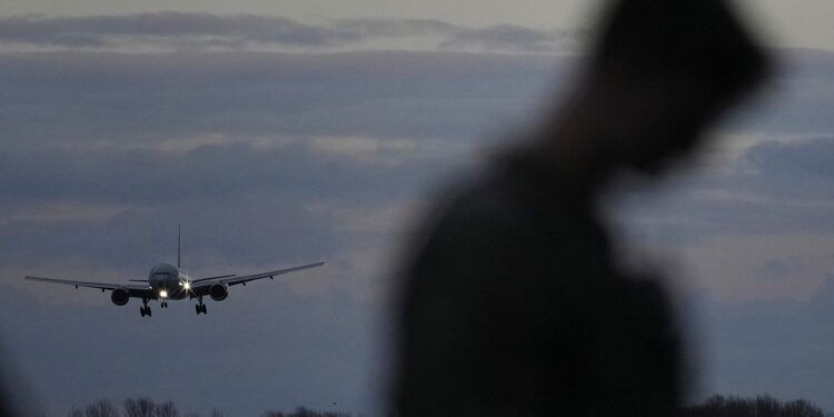 un-avion-cu-500-de-milioane-de-dolari,-blocat-la-sol-sua-au-taiat-accesul-irakului-la-cash-in-lupta-cu-militiile-pro-iran-–-hotnews.ro