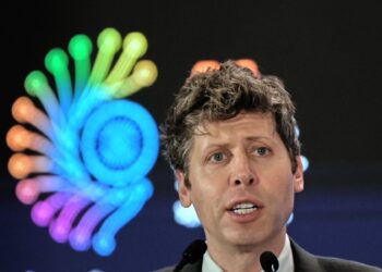 sam-altman-compara-modelul-mythos-cu-aruncarea-unei-bombe-de-catre-un-vanzator-de-buncare-atomice-–-hotnews.ro