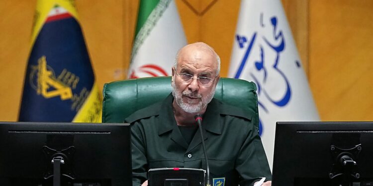 negociatorul-sef-al-iranului:-nu-e-posibil-ca-ormuz-sa-fie-deschisa-din-cauza-incalcarilor-flagrante-ale-armistitiului-de-catre-sua-si-israel-–-hotnews.ro