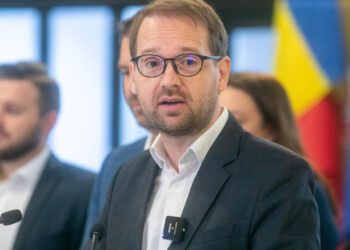 video-ce-va-face-usr-daca-ilie-bolojan-e-rasturnat-prin-motiune-de-cenzura-dominic-fritz:-avem-o-decizie-foarte-clara-a-partidului-–-hotnews.ro