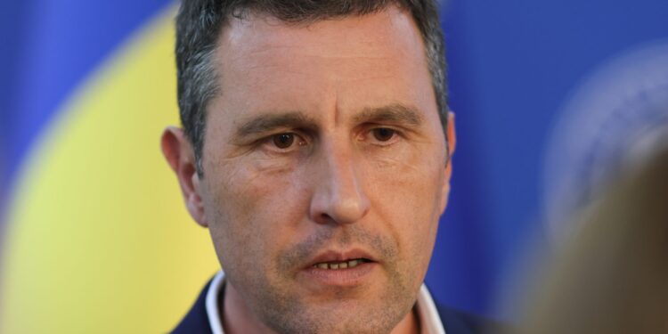 tanczos-barna-spune-ca-udmr-nu-va-intra-intr-un-guvern-sustinut-de-aur-momentul-politic-este-complicat-/-din-pacate,-aceasta-este-realitatea-romaneasca-din-2004-incoace-–-hotnews.ro