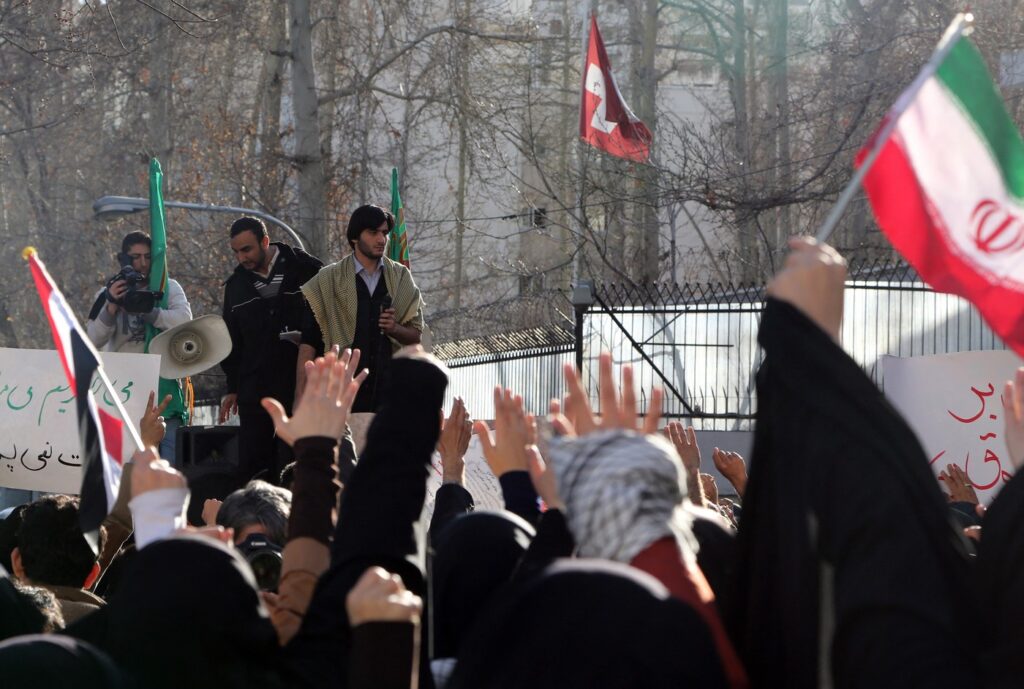 elvetia-isi-redeschide-progresiv-ambasada-din-iran,-care-reprezinta-si-interesele-statelor-unite-decizia-a-fost-luata-dupa-consultari-cu-sua-–-hotnews.ro