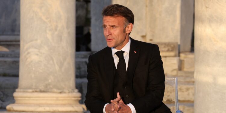 macron-ii-invoca-pe-cei-trei-presedinti-care-se-opun-cu-indarjire-europenilor-este-momentul-sa-luam-masuri-decisive-–-hotnews.ro