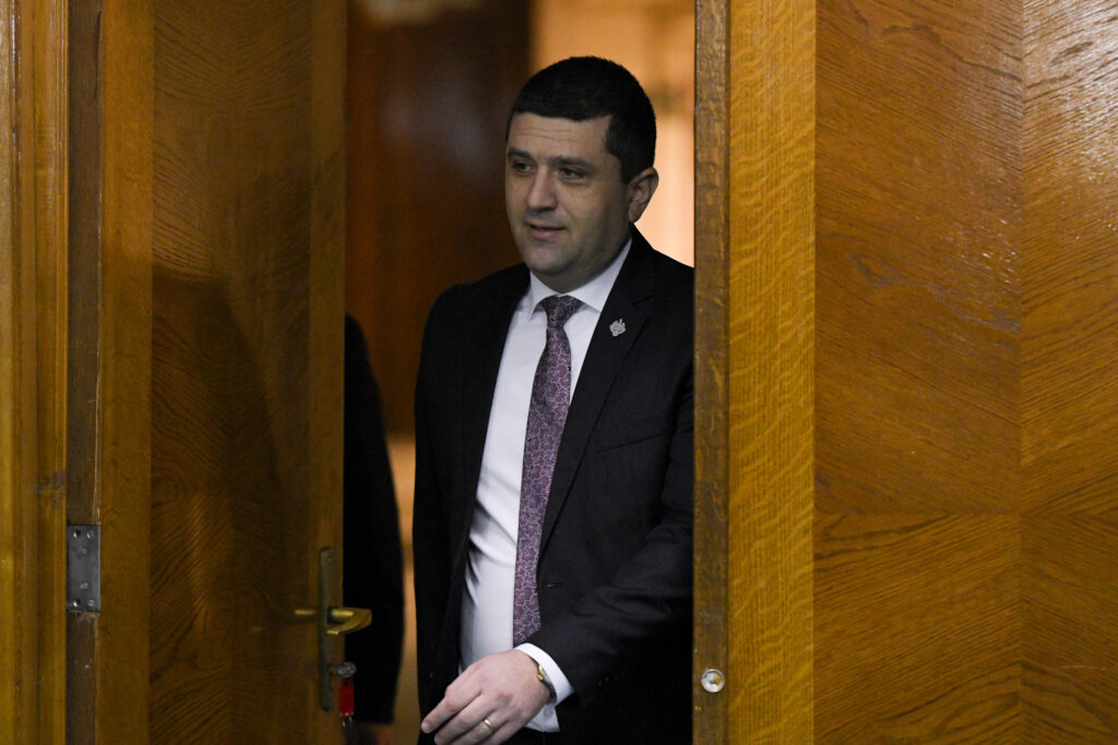 reactia-lui-radu-miruta,-dupa-incidentul-de-la-galati:-este-vorba-despre-o-drona-ruseasca-de-tip-geran-2.-statul-major-analizeaza-masuri-suplimentare