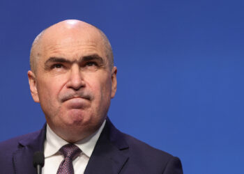 reactia-lui-ilie-bolojan-dupa-ce-o-drona-ruseasca-s-a-prabusit-la-galati-si-a-afectat-o-gospodarie-–-hotnews.ro