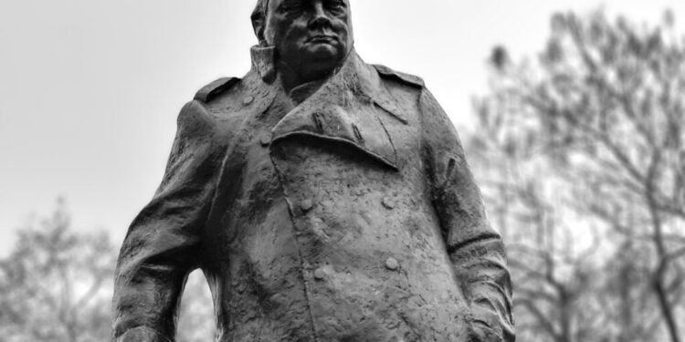 the-economist-|-retorica-razboiului-s-a-schimbat,-dar-in-sens-rau:-de-la-discursuri-istorice-la-mesaje-inspirate-din-filme