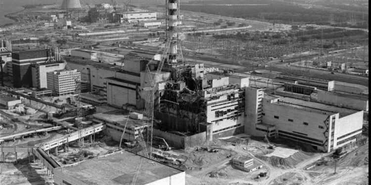 securitatea-si-a-activat-reteaua-de-informatori-romanii-au-aflat-printre-ultimii-din-europa-de-est-despre-accidentul-nuclear-de-la-cernobil-–-hotnews.ro