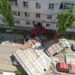un-barbat-din-husi,-in-stare-grava-dupa-ce-acoperisul-unui-bloc-a-cazut-peste-el-/-ravagii-in-moldova-din-cauza-vantului-–-hotnews.ro