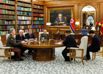 coreea-de-nord-si-rusia-duc-colaborarea-militara-la-un-nou-nivel-o-delegatie-rusa-a-fost-primita-de-kim-jong-un-–-hotnews.ro