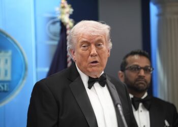 atacatorul-de-la-cina-corespondentilor-il-viza-pe-trump-manifestul-suspectului-a-fost-gasit-in-camera-de-hotel-cum-a-justificat-cole-allen-atentatul-–-hotnews.ro