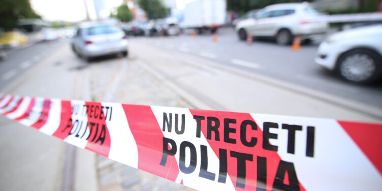 trei-minori-au-fost-loviti-de-o-masina-proiectata-pe-un-scuar,-in-urma-unui-accident-pe-drumul-taberei-din-capitala-–-hotnews.ro