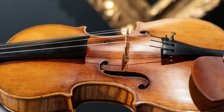 o-vioara-stradivarius-de-10-milioane-de-euro,-considerata-pierduta-in-cel-de-al-doilea-razboi-mondial,-este-posibil-sa-fi-reaparut