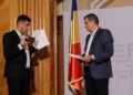 criza-politica-din-romania,-in-presa-internationala:-fostul-partid-de-guvernamant-se-alatura-eforturilor-extremei-drepte-de-a-l-demite-pe-premier-–-hotnews.ro