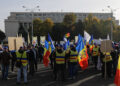 protest-cu-mii-de-sindicalisti-marti-in-piata-victoriei:-guvernul-acuzat-de-masuri-antiumane-–-hotnews.ro