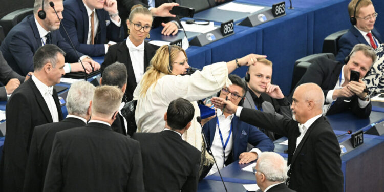 parlamentul-european-voteaza-astazi-asupra-ridicarii-imunitatii-dianei-sosoaca