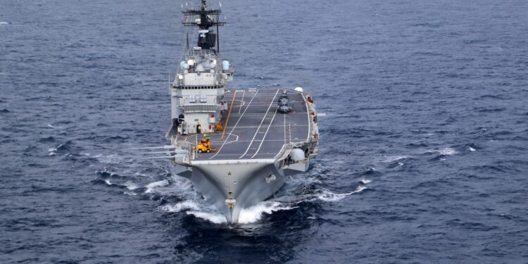 italia-face-un-nou-pas-pentru-a-scapa-de-portavionul-giuseppe-garibaldi,-fosta-sa-nava-amiral-–-hotnews.ro
