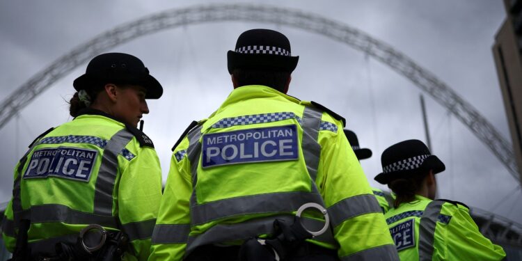 atac-cu-cutitul-langa-o-sinagoga,-la-londra-doi-barbati-evrei-raniti-israelul-reactioneaza:-nu-mai-poate-pretinde-ca-situatia-este-sub-control-–-hotnews.ro