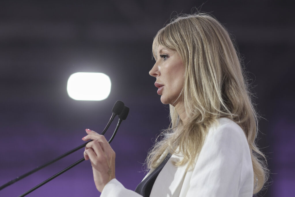 somata-sa-si-dea-demisia-din-senat-pana-nu-oxideaza-principiile,-victoria-stoiciu-vine-cu-o-replica:-au-ramas-doar-cu-sigla-–-hotnews.ro