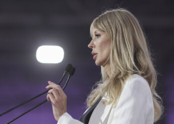 somata-sa-si-dea-demisia-din-senat-pana-nu-oxideaza-principiile,-victoria-stoiciu-vine-cu-o-replica:-au-ramas-doar-cu-sigla-–-hotnews.ro