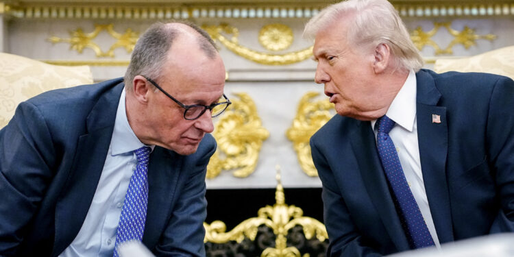 trump-ameninta-ca-va-reduce-trupele-americane-din-germania,-dupa-schimbul-de-replici-cu-merz-–-hotnews.ro