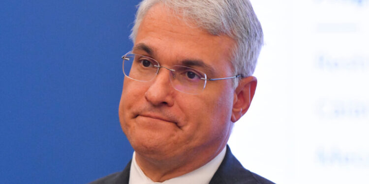 categoriile-profesionale-la-care-nu-se-aplica-interdictia-cumulului-pensie-salariu-/-dragos-pislaru:-vizam-corectarea-unei-anomalii