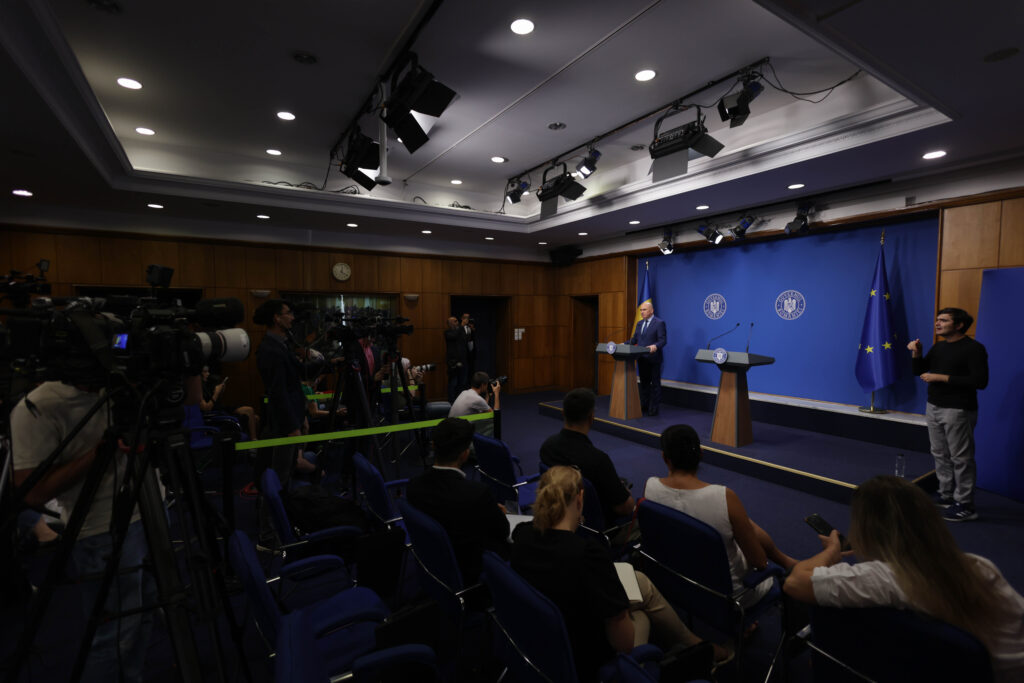 de-unde-au-venit-sobolanii?-raspunsul-lui-bolojan-si-domeniul-in-care-este-o-nebunie-–-hotnews.ro